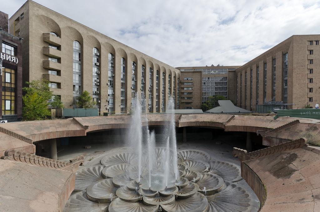Apartment On Republic Square Jereván Kültér fotó